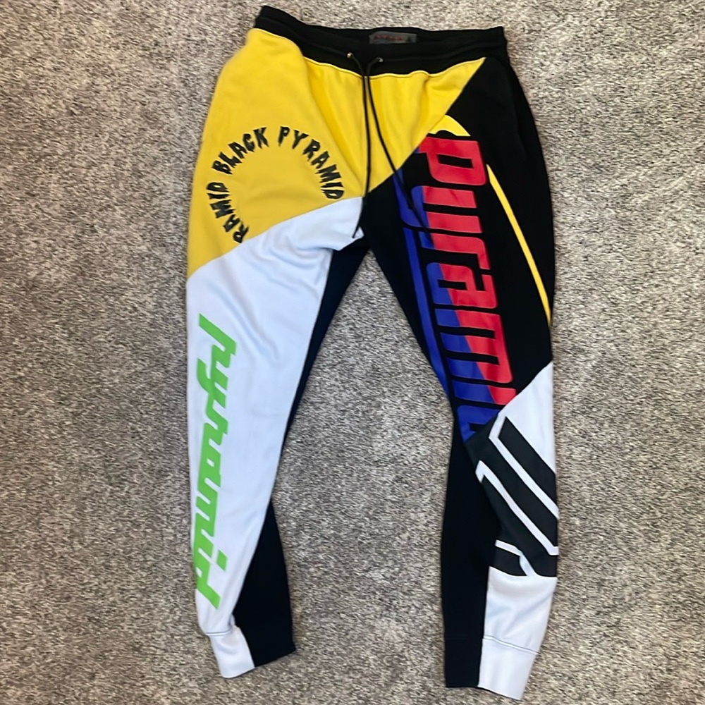 Black Pyramid Sweats